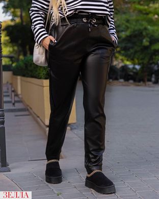 Штани-джоггери з еко шкіри в розмірі 50-52, 54-56, 58-60, колір чорний.